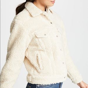 NWT   Levi’s All Over Sherpa Ex Boyfriend Trucker Jacket